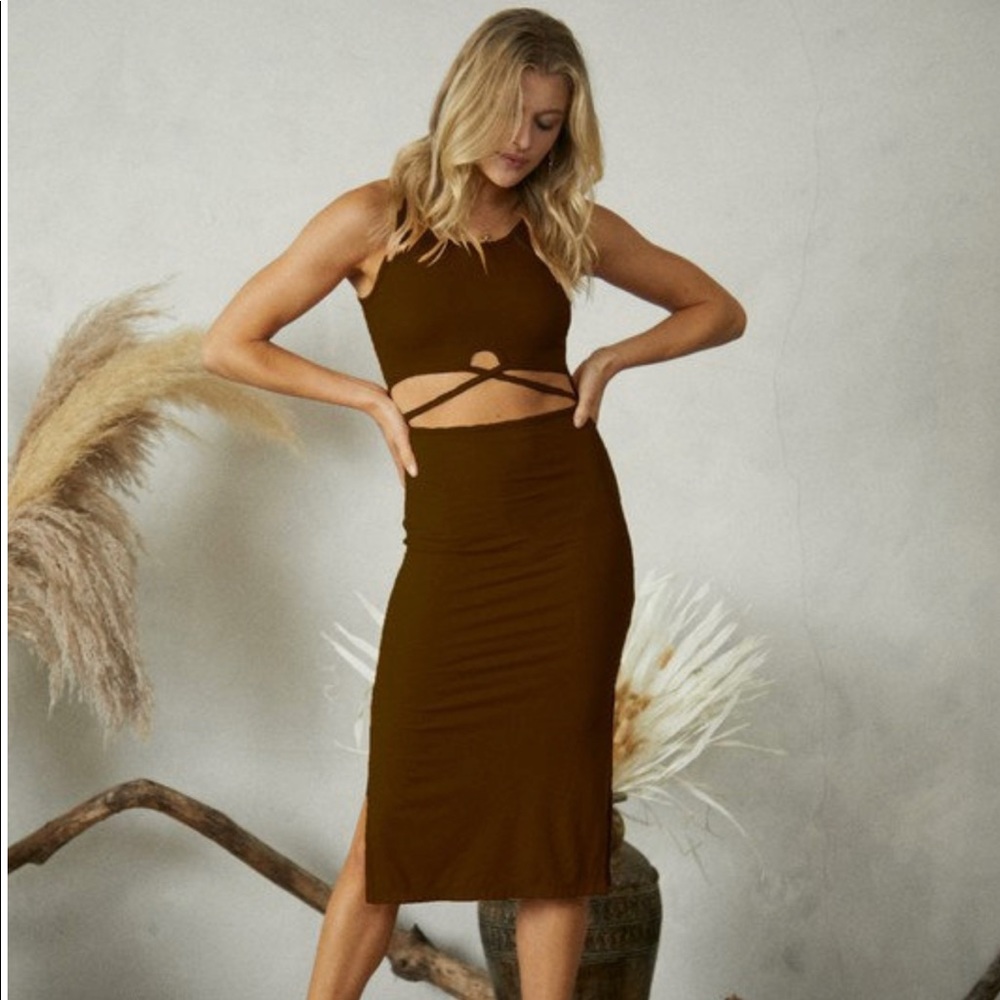 CRISS CROSS CUTOUT RIB MIDI DRESS - Picture 1 of 4